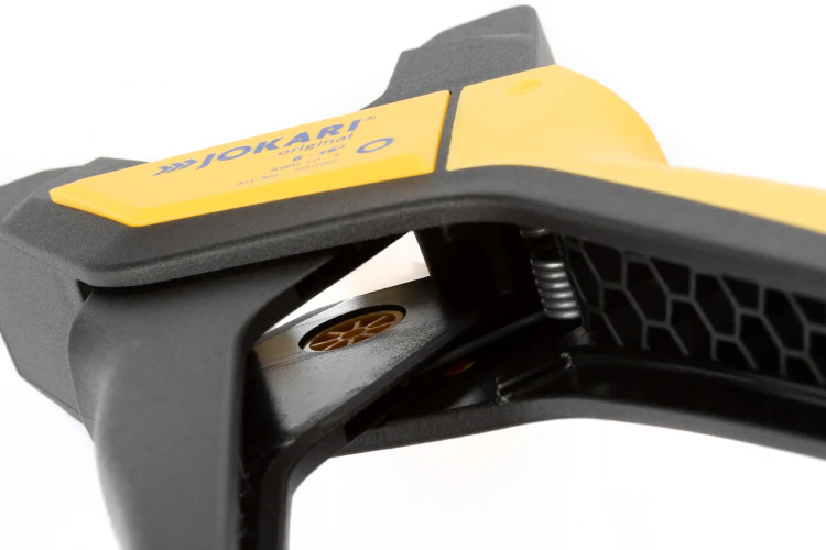 20090 - 10 to 6 AWG Jokari Self Adjusting Wire Stripping Tool, 1 Piece - Image 6